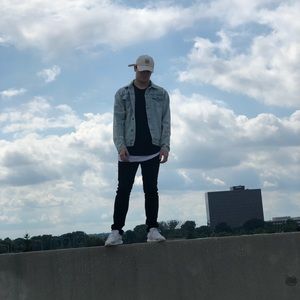 Meet your Posher, Aaron